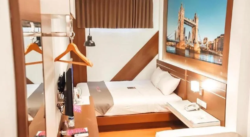 Bed in Neotel Hotel City Centre