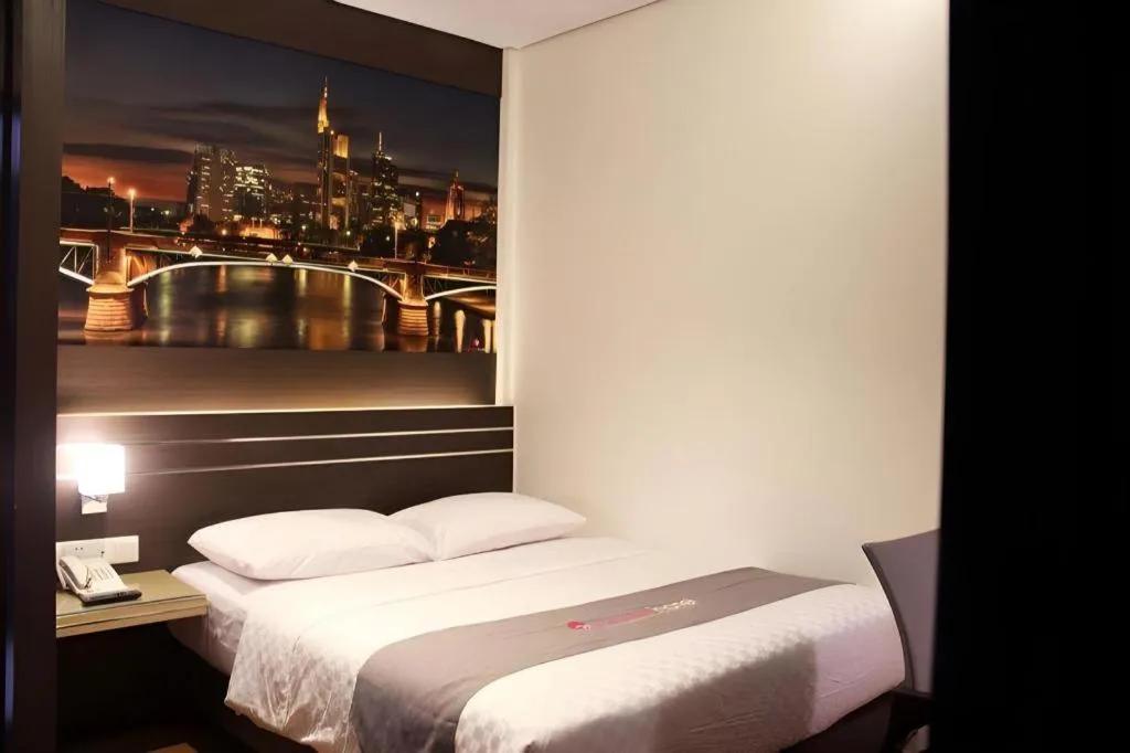 Bed in Neotel Hotel City Centre