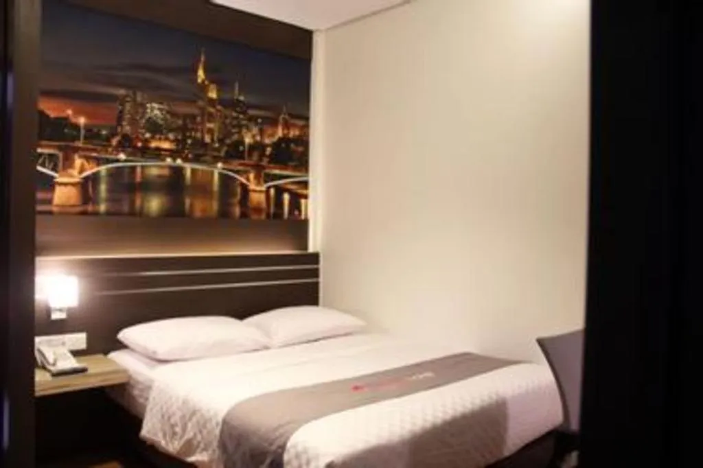 Bed in Neotel Hotel City Centre