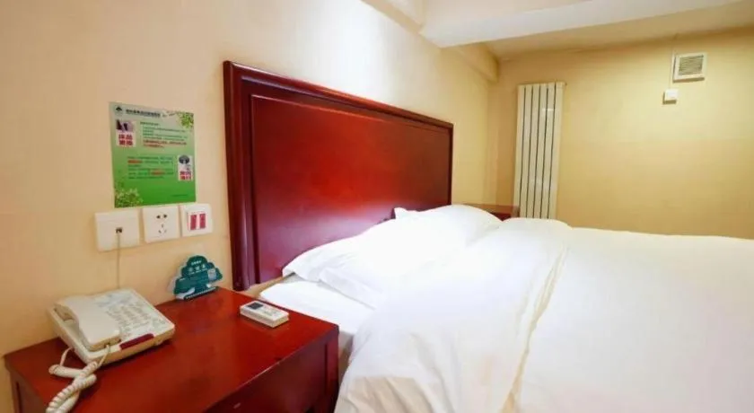 Bed in GreenTree Inn Tianjin JinNan ShuangLin Metro Station Express Hotel