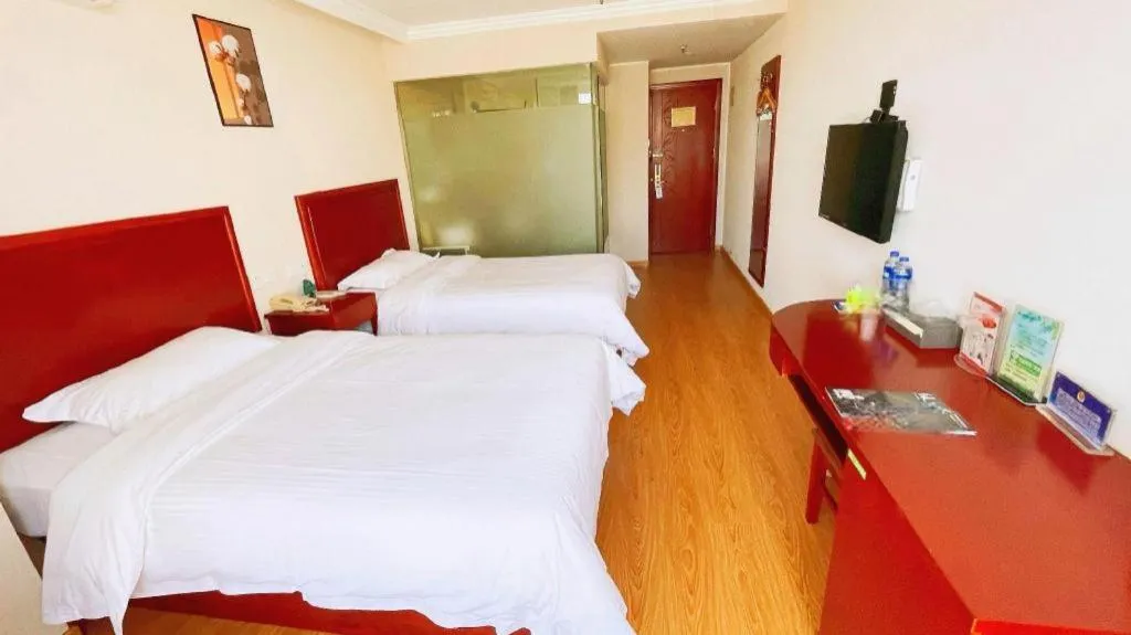 Bed in GreenTree Inn Tianjin JinNan ShuangLin Metro Station Express Hotel