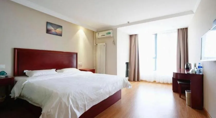 Bed in GreenTree Inn Tianjin JinNan ShuangLin Metro Station Express Hotel