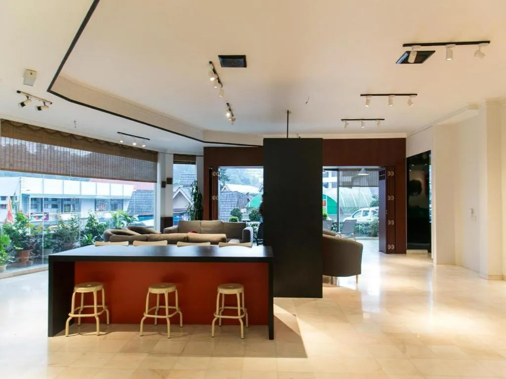 OYO 229 Parkland Hotel