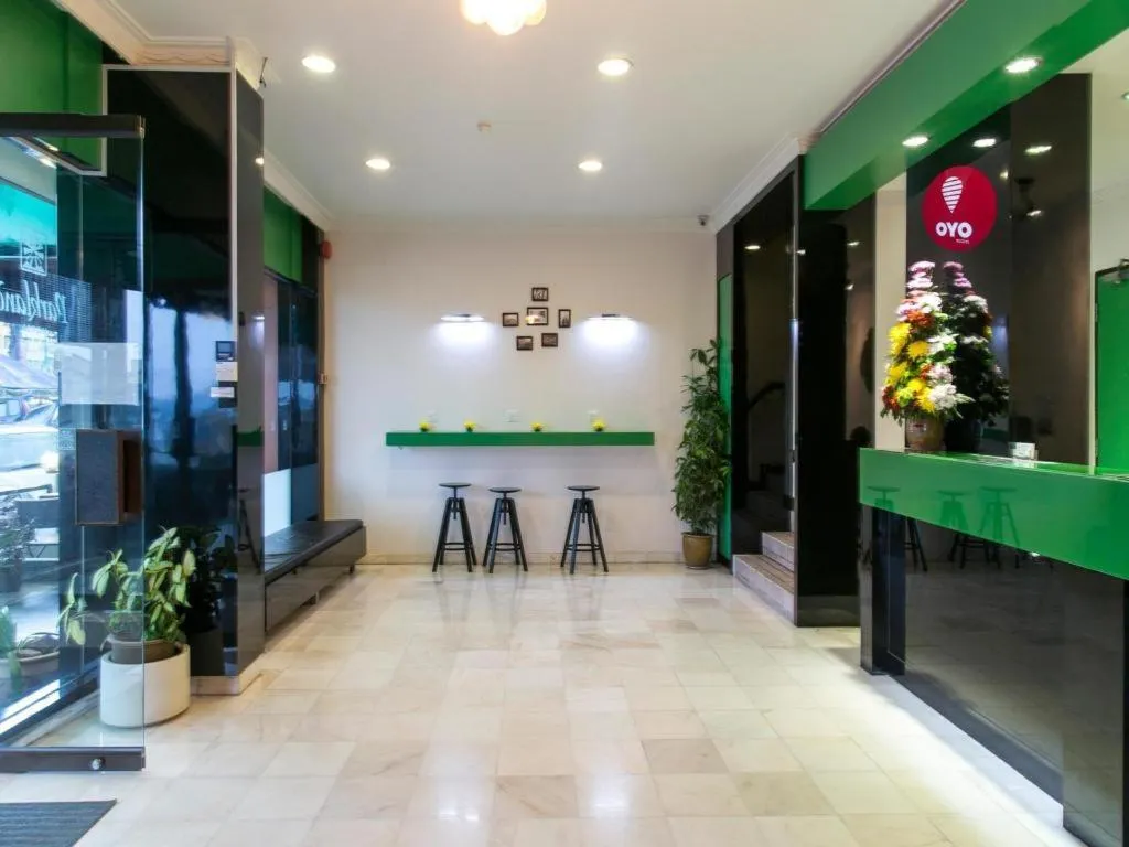 OYO 229 Parkland Hotel