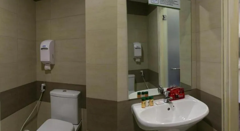 OYO 229 Parkland Hotel