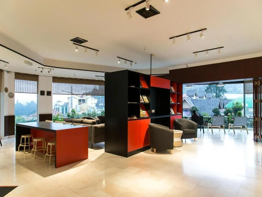 OYO 229 Parkland Hotel