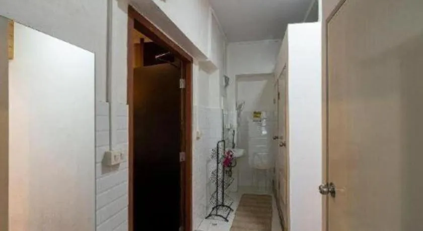 OYO 895 The Onion Hostel