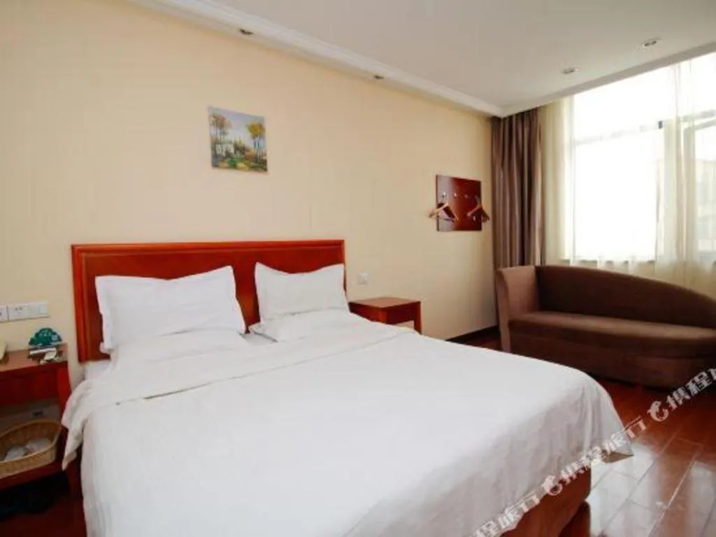 Bed in GreenTree Inn Hefei Huangshan Road Business Hotel
