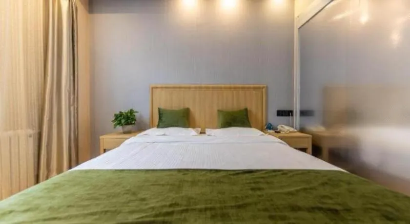 Bed in GreenTree Inn Lanzhou Gongjiawan Yangjiaqiao Express Hotel