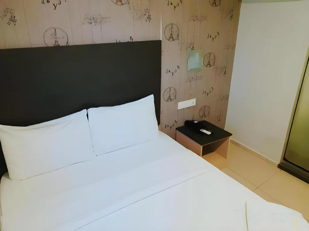 Bed in City View Hotel At KLIA & KLIA2