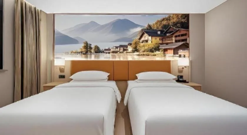 Bed in Vienna Classic Hotel Suzhou Likou Furniture Market Metro Station