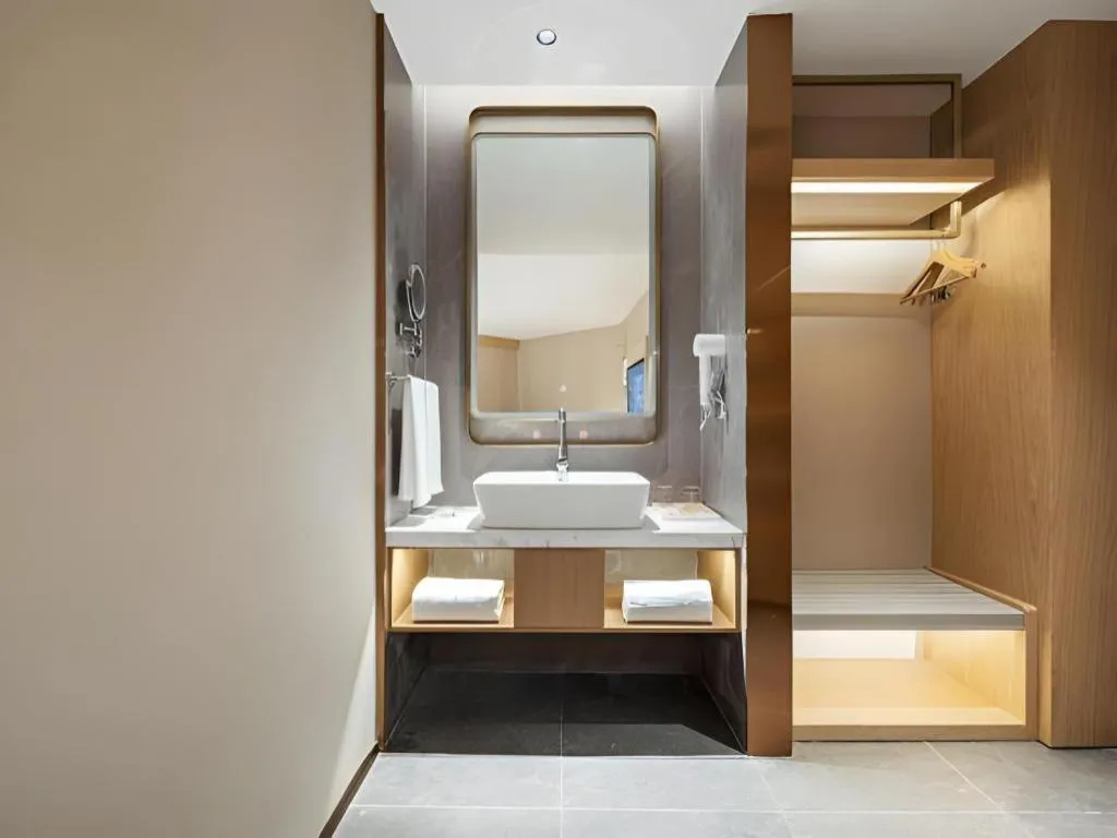 Bed in Vienna Classic Hotel Suzhou Likou Furniture Market Metro Station