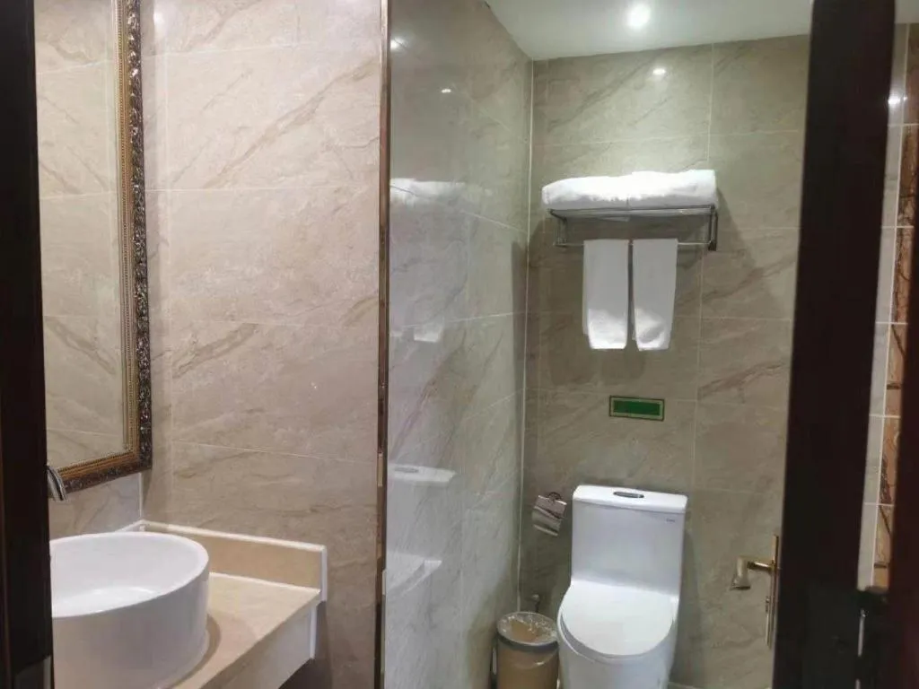 Vienna Hotel Yangzhou Outlets Plaza He Garden