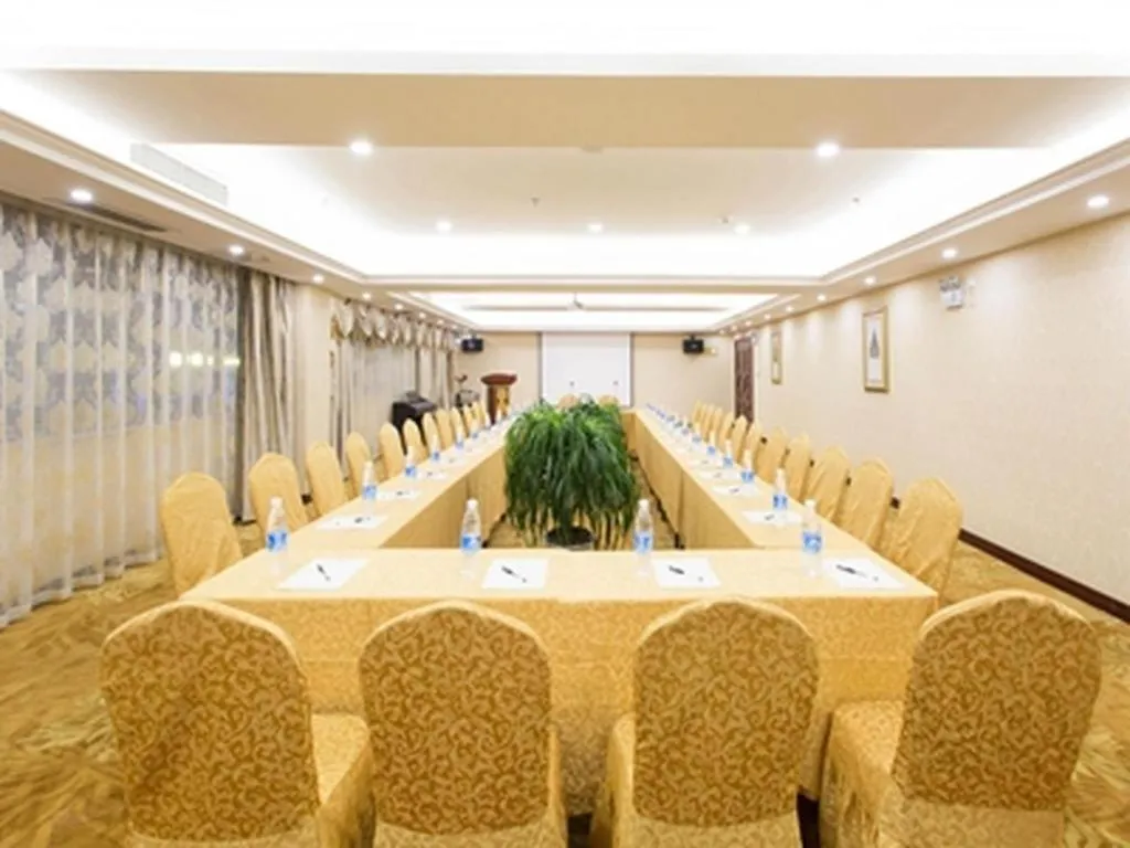 Vienna Hotel Yangzhou Outlets Plaza He Garden