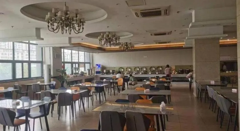 Vienna Hotel Yangzhou Outlets Plaza He Garden