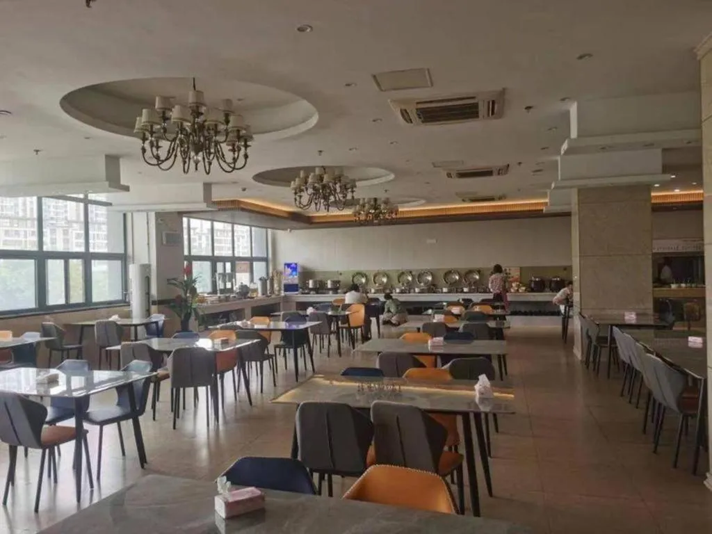 Vienna Hotel Yangzhou Outlets Plaza He Garden