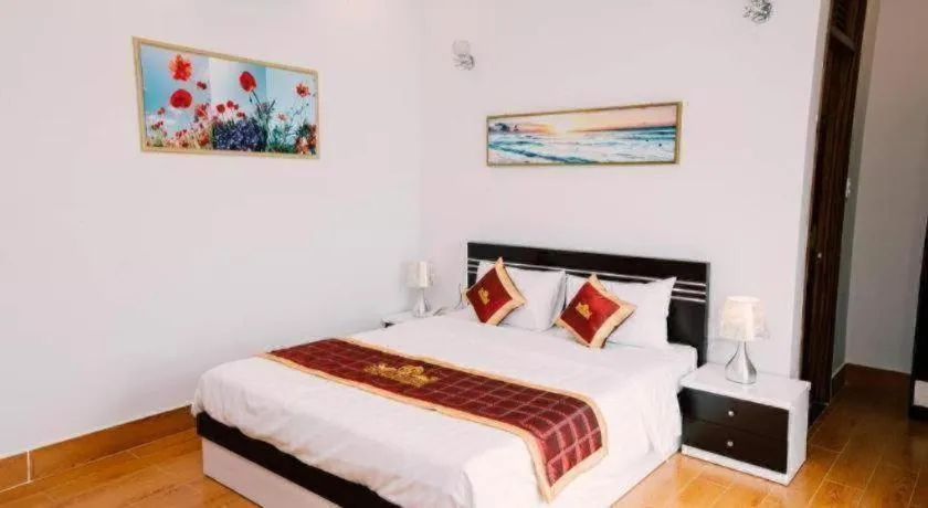 Bed in Thinh Gia Phat Hotel Hoang Hoa Tham
