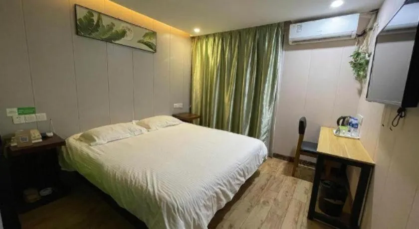 Bed in Vatica Shanghai Pudong Dishui Lake Branch