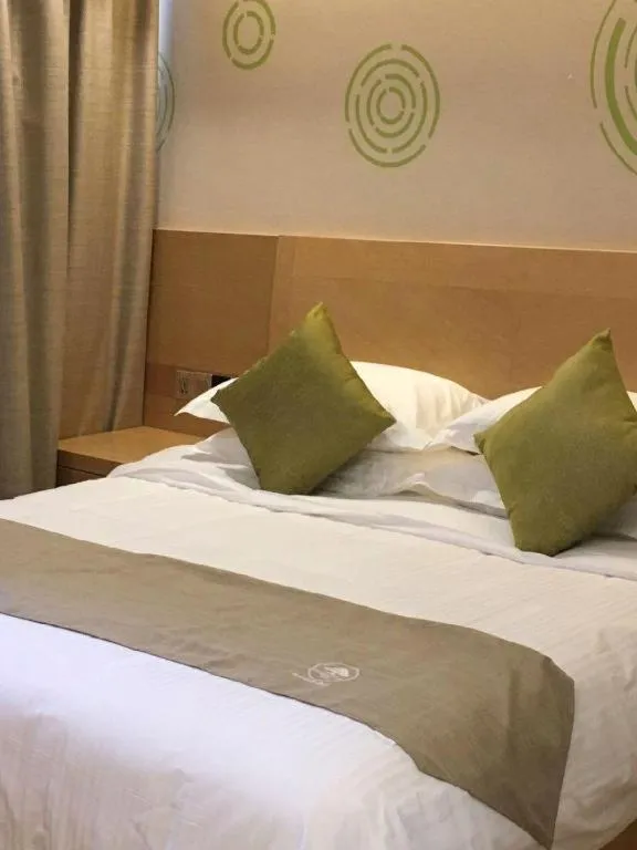Bed in GreenTree Inn Huainan Shou County Zijin Road Express Hotel
