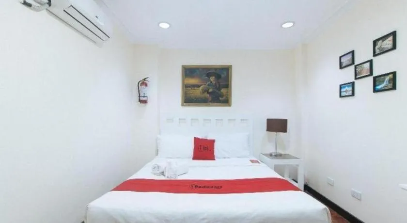 Bed in Greenbelt Makati - Vaccinated Staff