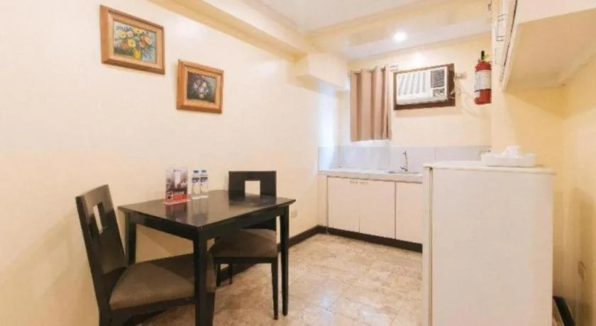 Greenbelt Makati - Vaccinated Staff