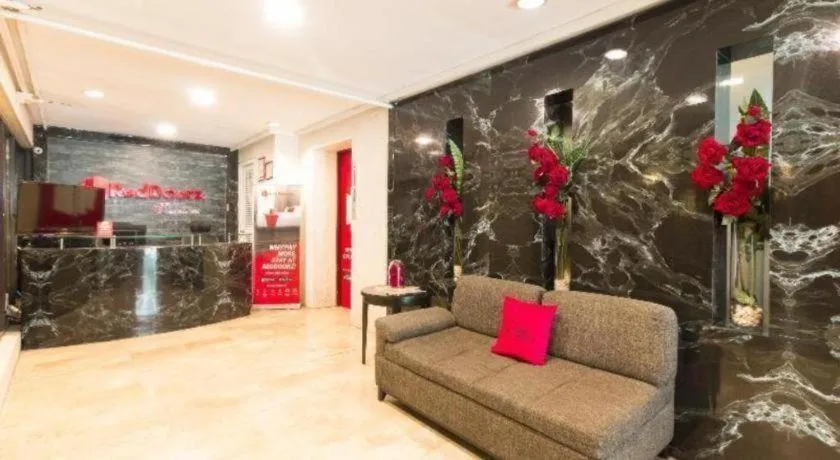 Greenbelt Makati - Vaccinated Staff