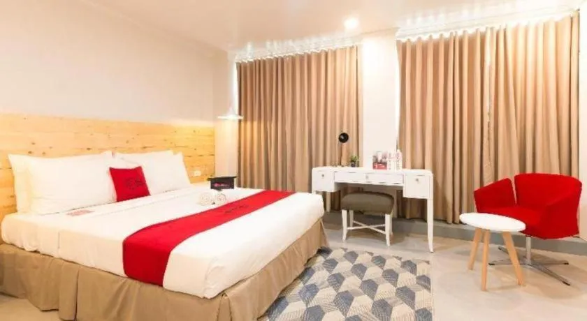 Bed in Greenbelt Makati - Vaccinated Staff