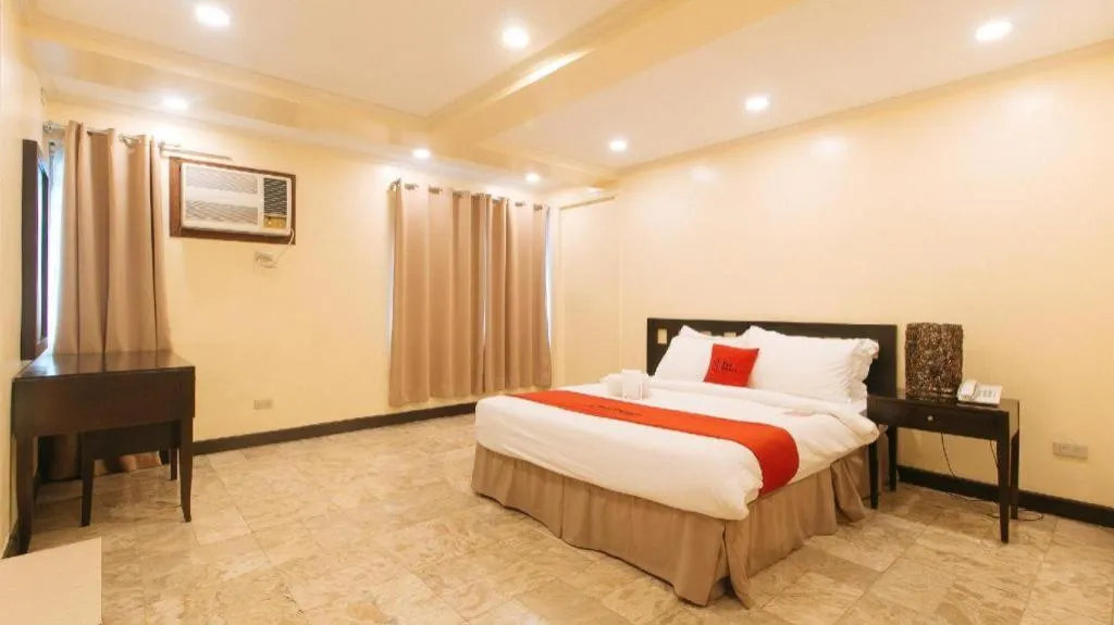 Bed in Greenbelt Makati - Vaccinated Staff