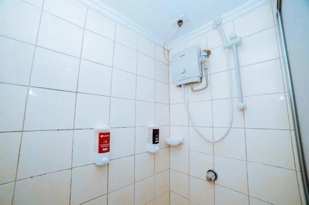 Greenbelt Makati - Vaccinated Staff