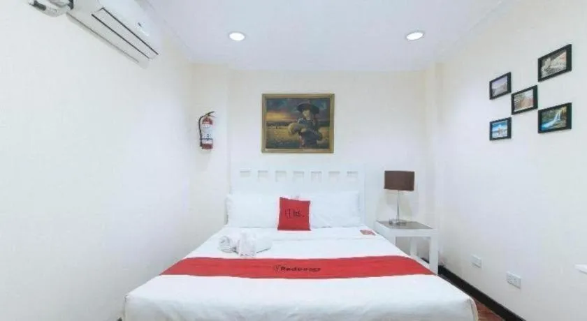 Bed in Greenbelt Makati - Vaccinated Staff