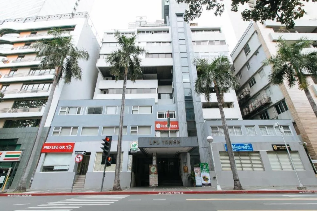 Greenbelt Makati - Vaccinated Staff