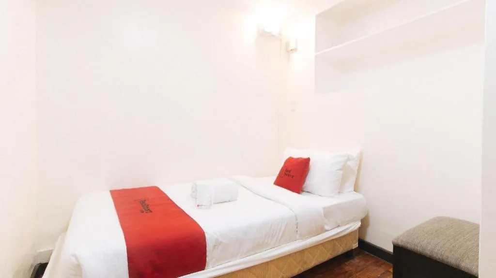 Bed in Greenbelt Makati - Vaccinated Staff