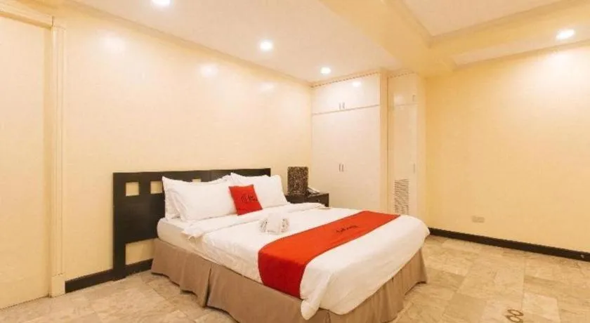 Bed in Greenbelt Makati - Vaccinated Staff