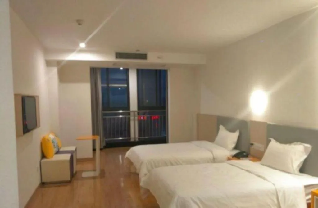 Bed in 7 Days Premium·Guanyun Nanjing West Road Hesheng Plaza