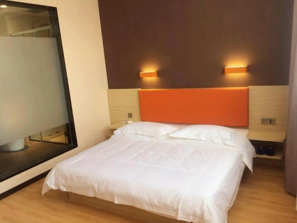 Bed in 7 Days Premium·Guanyun Nanjing West Road Hesheng Plaza