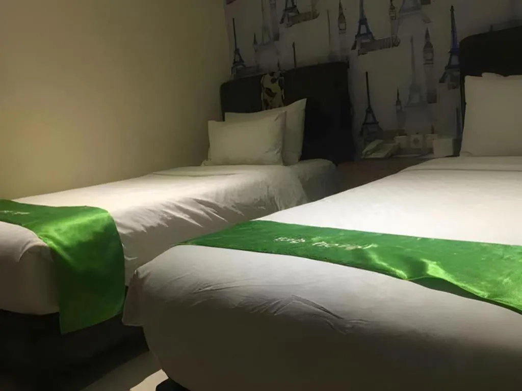 Bed in Tab Hotel Surabaya