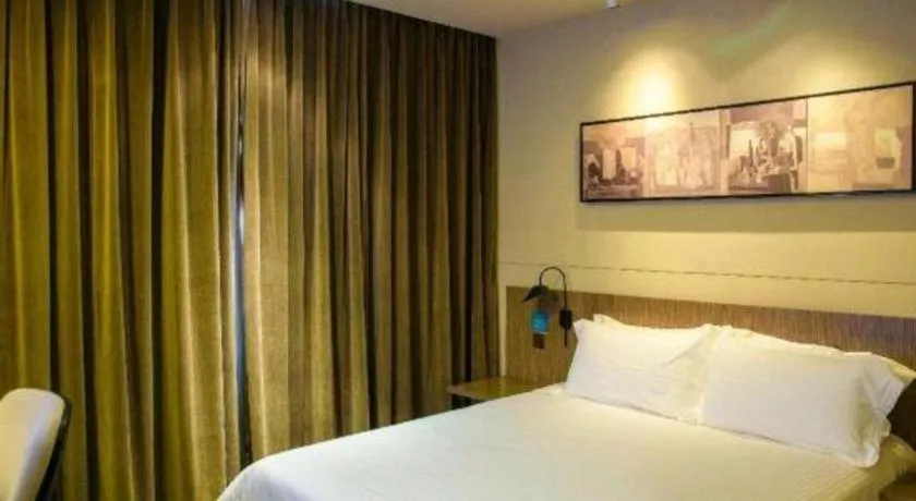 Bed in Jinjiang Inn Select Foshan Nanhai Guicheng Metro Station