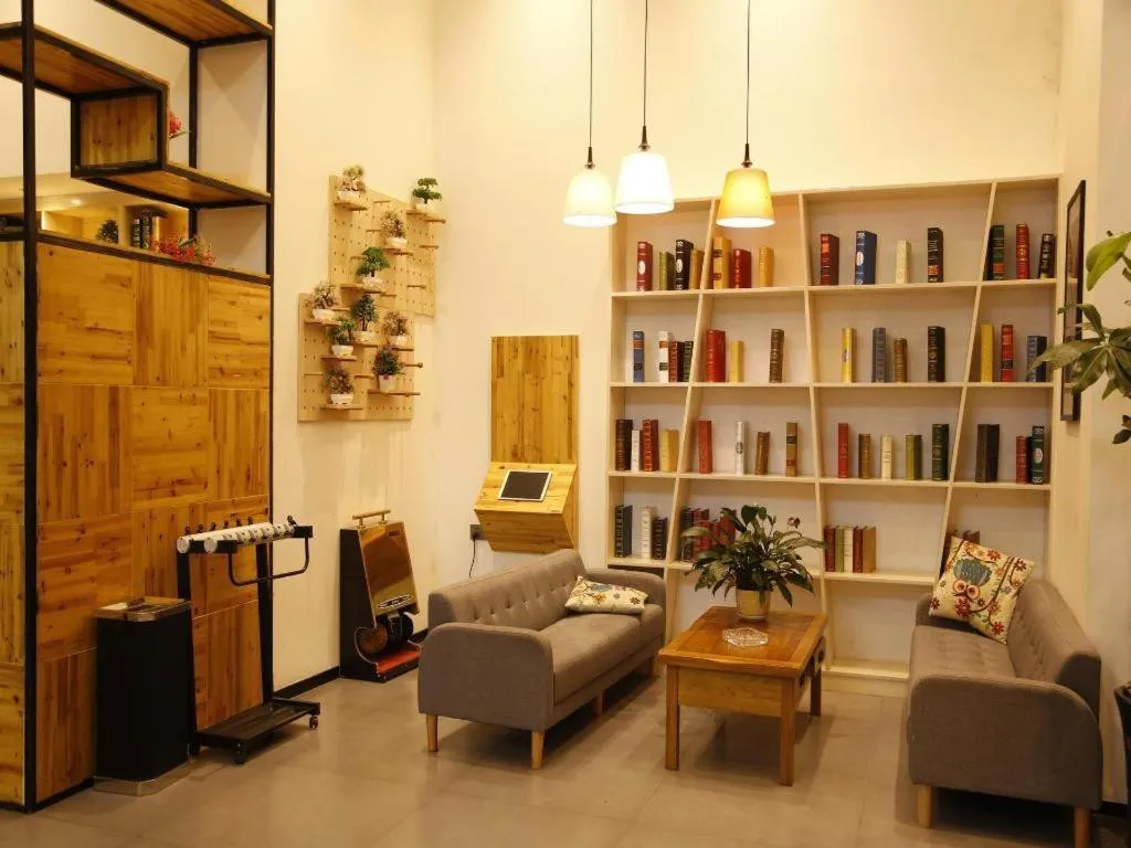 7 Days Premium Fuzhou Dongxiang High-Speed Railway Station Dongxin Market