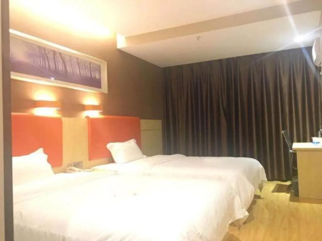 Bed in 7 Days Premium Fuzhou Dongxiang High-Speed Railway Station Dongxin Market