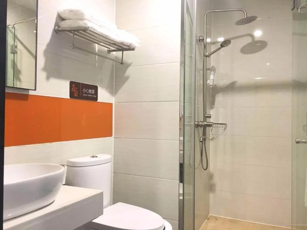 7 Days Premium Fuzhou Dongxiang High-Speed Railway Station Dongxin Market