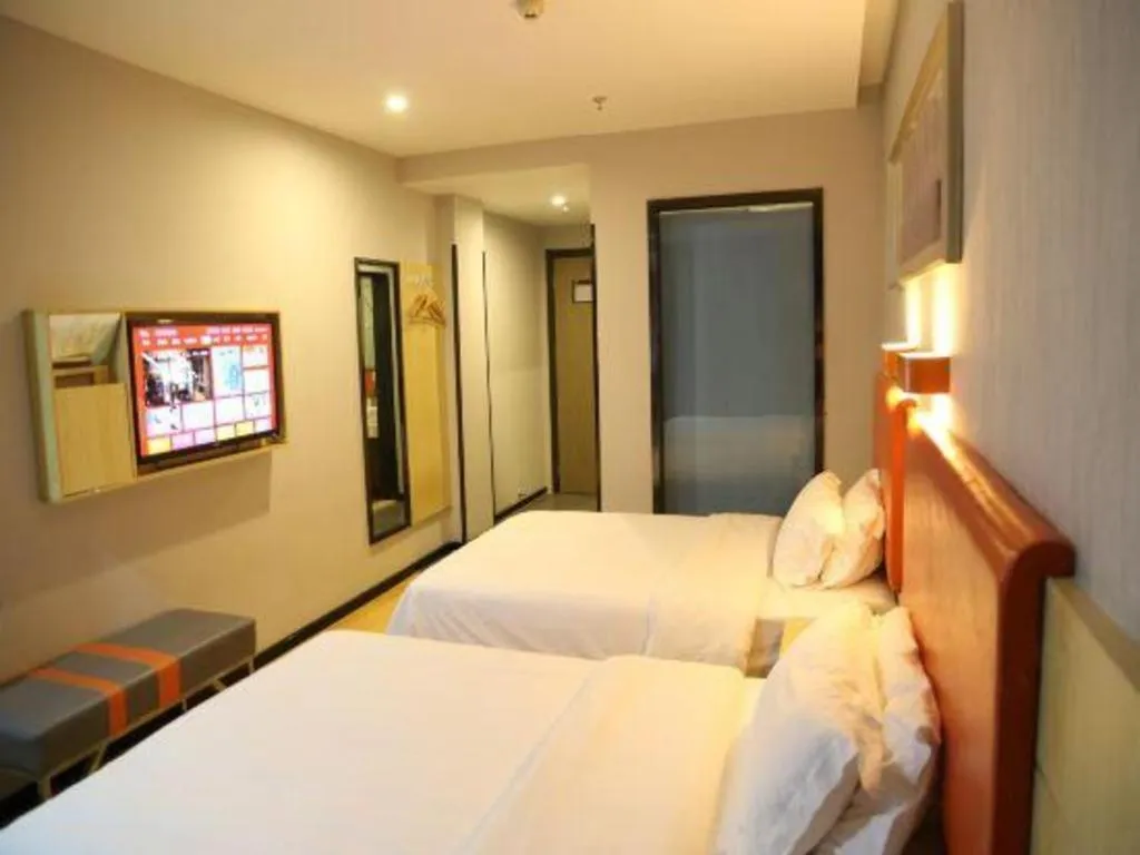 Bed in 7 Days Premium Fuzhou Dongxiang High-Speed Railway Station Dongxin Market