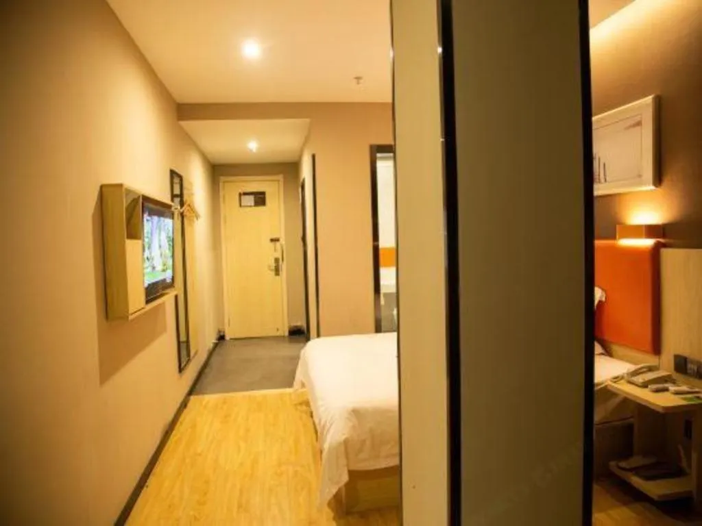 Bed in 7 Days Premium Fuzhou Dongxiang High-Speed Railway Station Dongxin Market