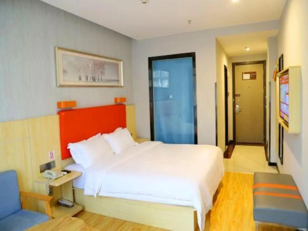 Bed in 7 Days Premium Fuzhou Dongxiang High-Speed Railway Station Dongxin Market