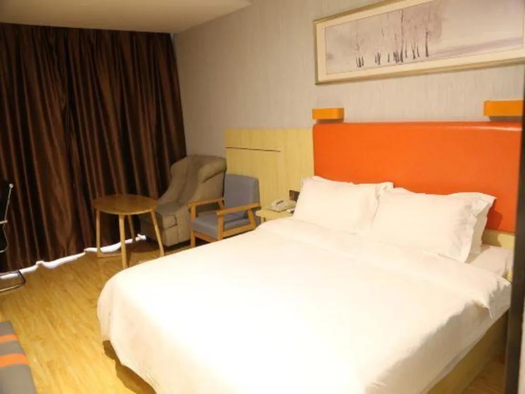 Bed in 7 Days Premium Fuzhou Dongxiang High-Speed Railway Station Dongxin Market