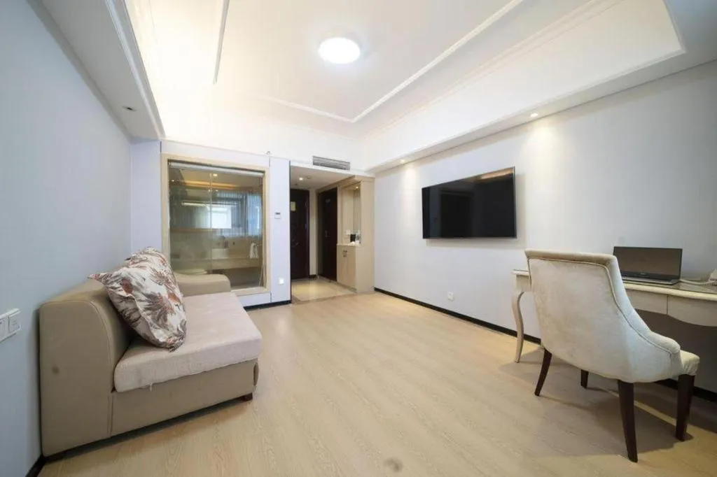 Vienna Hotel Shenzhen Pinghu Shuangyong Street Metro Station