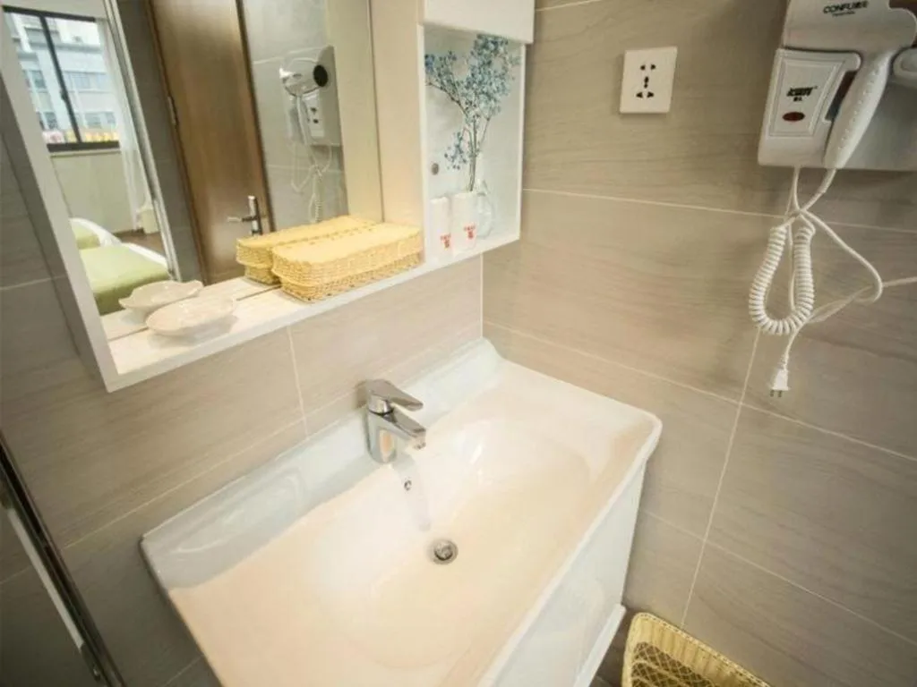 Shell Changzhou Yangrong City Hotel