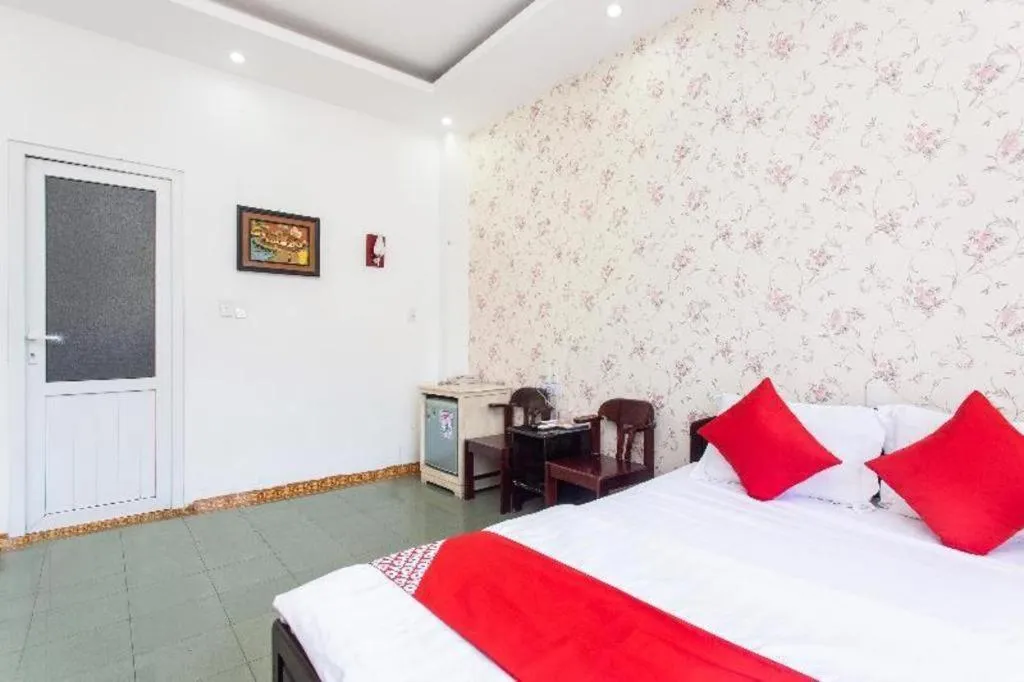 Bed in OYO 553 Truong Giang Hotel