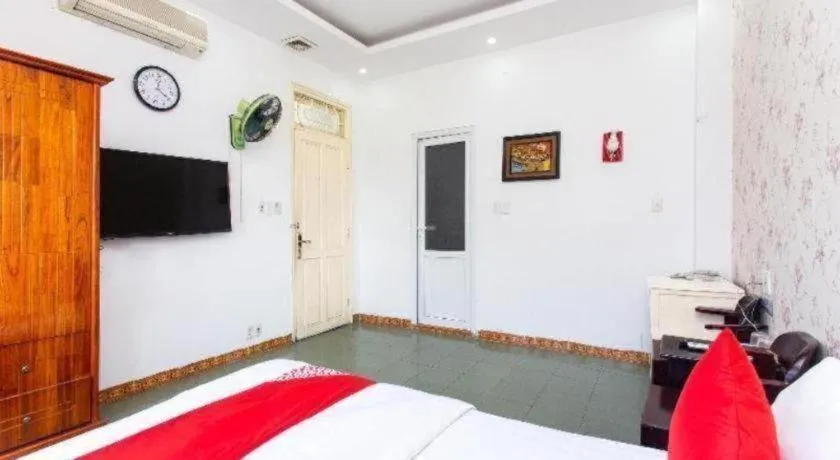 Bed in OYO 553 Truong Giang Hotel