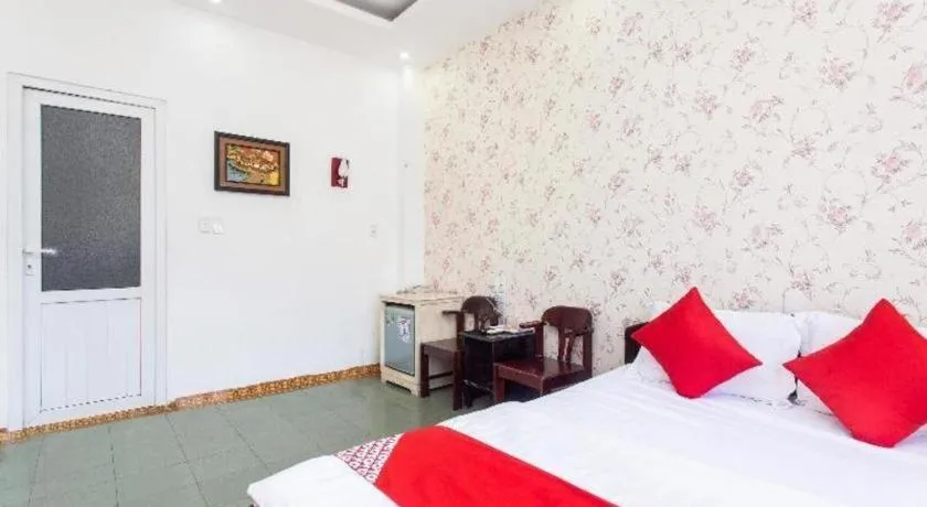 Bed in OYO 553 Truong Giang Hotel