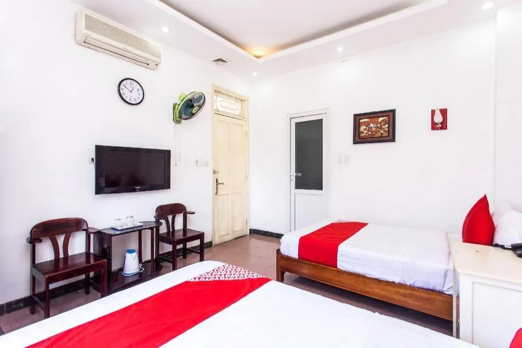 Bed in OYO 553 Truong Giang Hotel